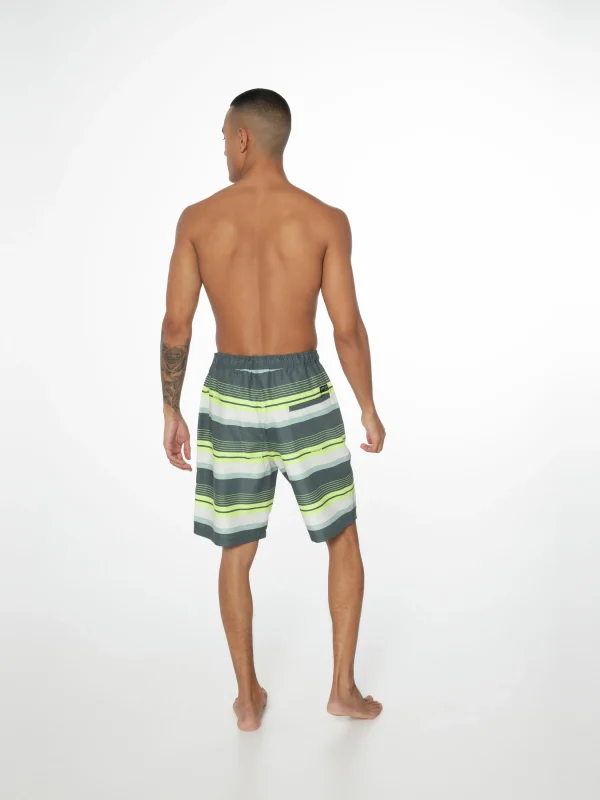 Protest Beachshort “ PRTLANKSTON In Huntergreen 9